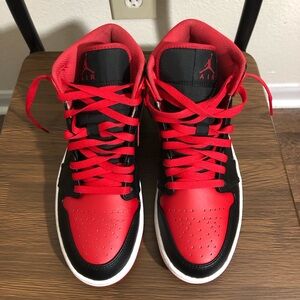 Nike Air Jordan 1 Mid Alternate Bred Size 7.5 DQ8426-060